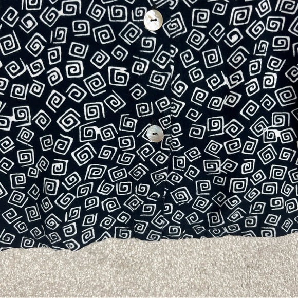 First Mountain Design Shirt Womens Small Black White 3/4 Sleeve Button- 2020* - Picture 5 of 11